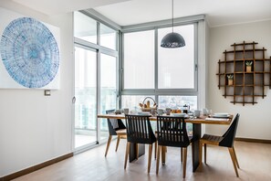 Appartement, 2 chambres | Aire de séjour | Téléviseur à écran plat