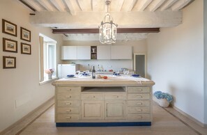 Kühlschrank, Herdplatte, Geschirrspüler