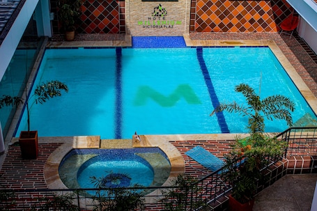 Presidential Room | Outdoor pool