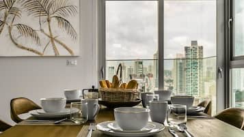 Apartment, 2 Bedrooms | Living room