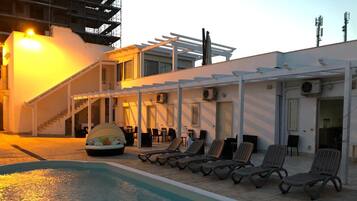 AuĂenpool (je nach Saison geöffnet)