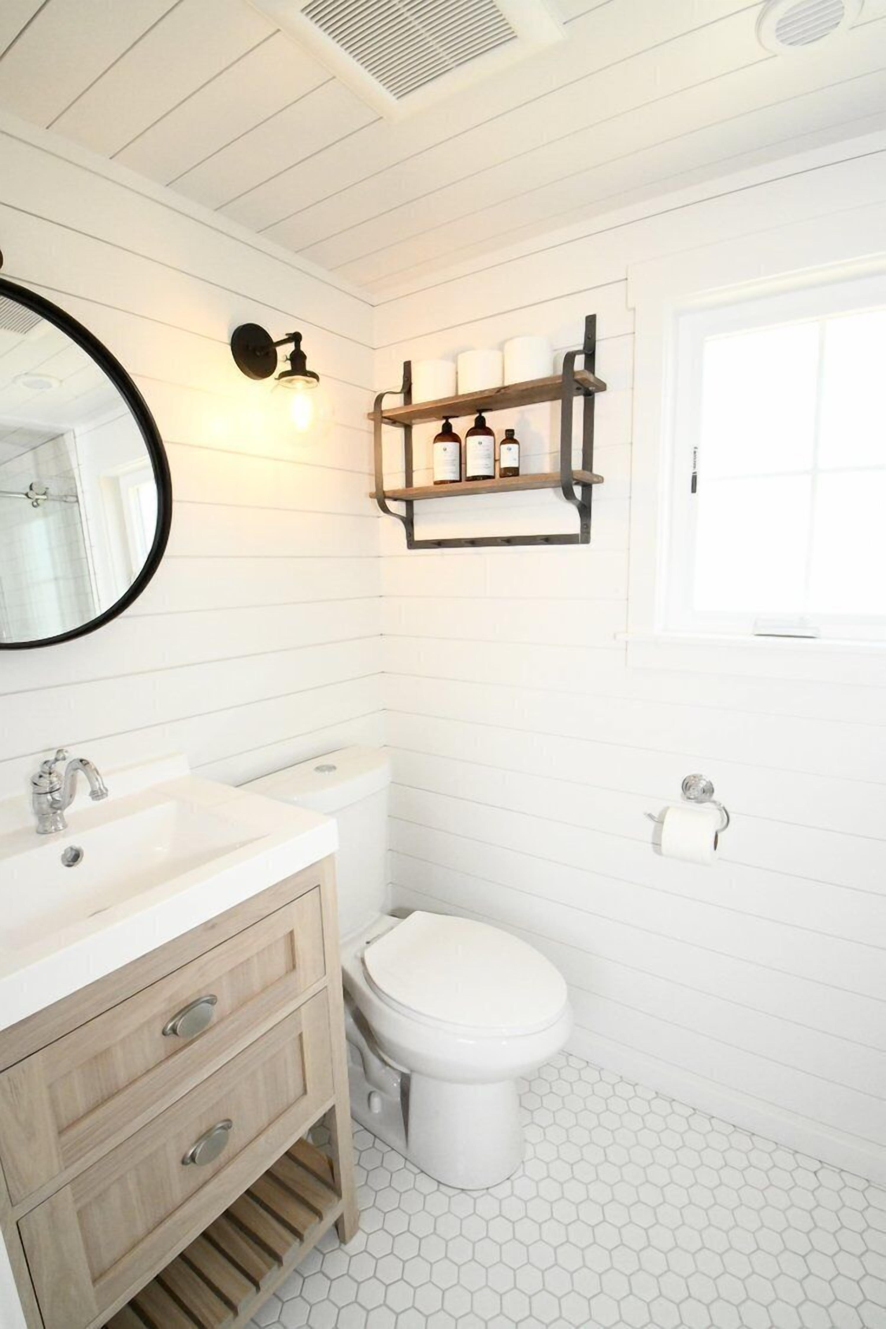 Sweetwater Cottage | Bathroom | Shower, designer toiletries, hair dryer, towels
