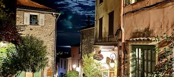 Stunning Home - Renovated: 5 Bedrooms, Pool, Air Con, Sea View Terraces