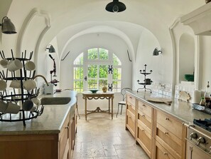 Kühlschrank, Ofen, Herdplatte, Geschirrspüler