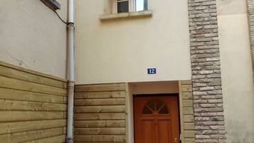 Apartment, Ensuite | Lobby