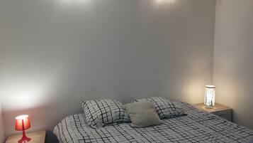 Apartment, Ensuite | 2 bedrooms, travel cot