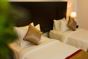 17 chambres, fer et planche à repasser, Wi-Fi, draps fournis