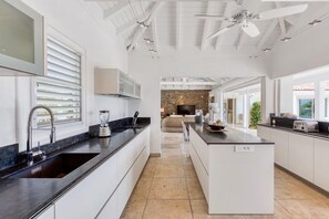 Stovetop, dishwasher, cookware/dishes/utensils - Villa La Nina (Les Terres Basses)
