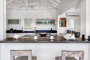 Herdplatte, Geschirrspüler, Kochgeschirr/Geschirr/Besteck