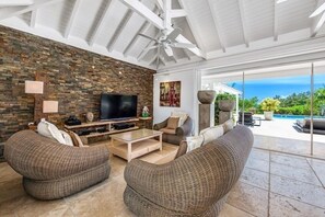 TV, DVD player, stereo - Villa La Nina (Les Terres Basses)