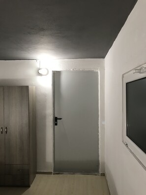 Interior - Factory style residence (Ilion)