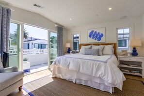 2 bedrooms, iron/ironing board, free WiFi, bed sheets - Walk to Ocean * AC * 3 Levels (La Jolla)