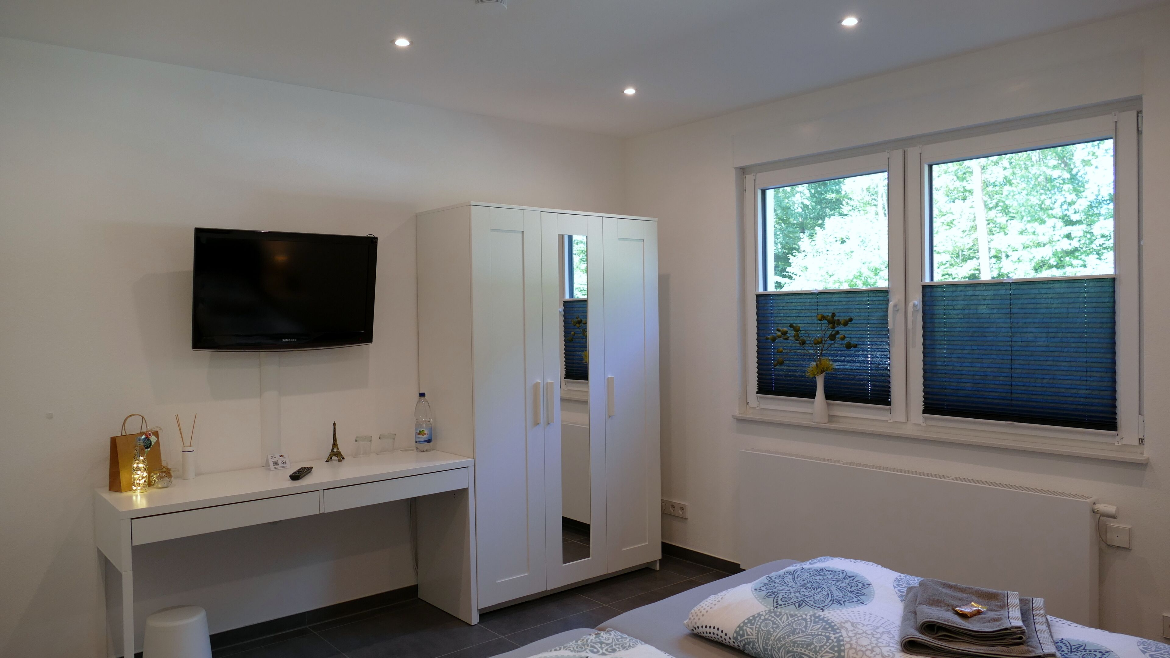 3 bedrooms, travel cot, free WiFi, bed sheets