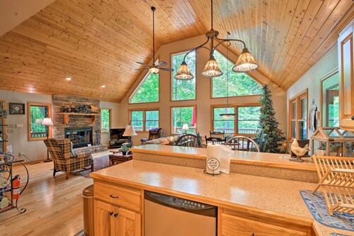 Andrews Cabin w/ Game Room & Covered Porch!