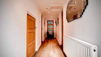 Apartment, Private Bathroom | Lobby