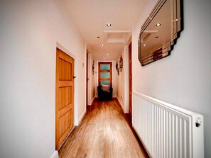 Apartment, Private Bathroom | Lobby - Sandpearl Suite (Lytham St. Anne's)