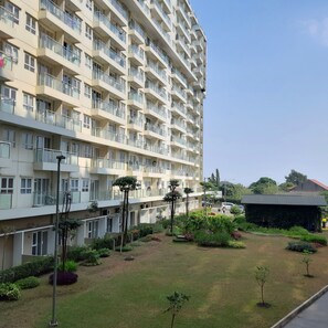 Exterior - High Livin Apartment Pasteur (Cimahi)