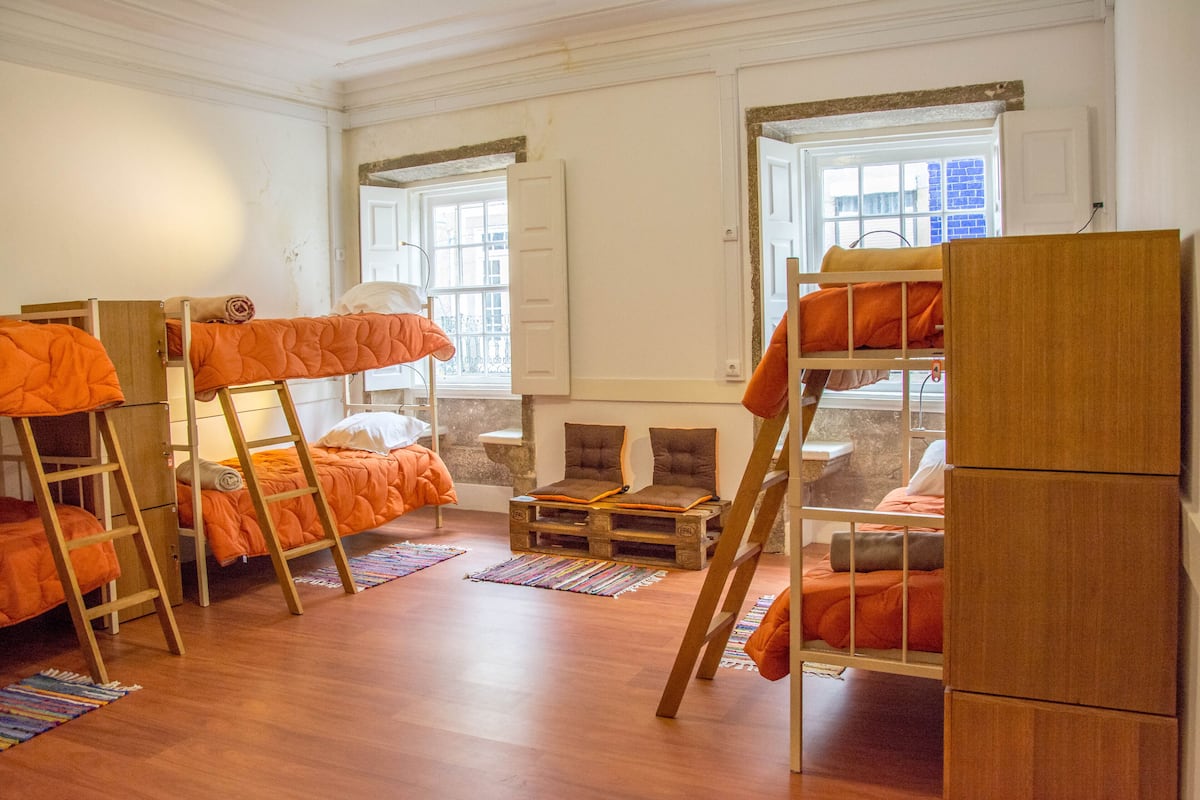 Fælles sovesal (1 bed in a 4 Bed Dorm) | Mørklægningsgardiner, lydisolering, gratis Wi-Fi, sengetøj