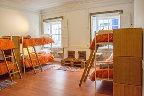 Gemeinsamer Schlafsaal (1 bed in a 4 Bed Dorm) | Verdunkelungsvorhänge, schallisolierte Zimmer, kostenloses WLAN