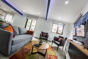Apartment | Living area | Flat-screen TV - Coffee Lovers (Mexico City)