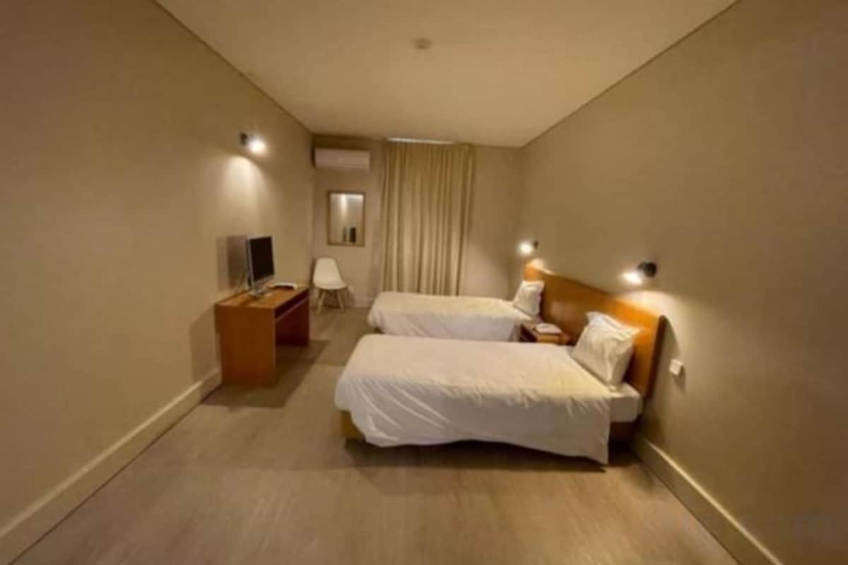 Soundproofing, free WiFi, bed sheets