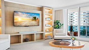 Una Smart TV, videojuegos, un reproductor de DVD, un futbolín