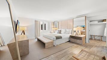 3 bedrooms, desk, iron/ironing board, travel crib