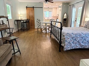 1 chambre, fer et planche à repasser, Wi-Fi, literie fournie