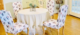 Charming Orchard Cottage…Pet Friendly!!