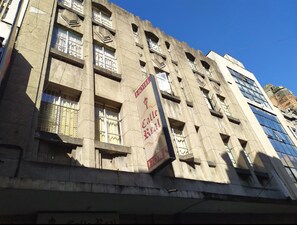 Mặt tiền nơi lưu trú