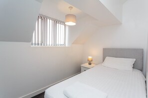Apartment, Private Bathroom | 3 bedrooms - Cherry Property - Blueberry Suite (Blackpool)