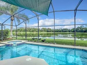 Piscine extérieure, piscine chauffée