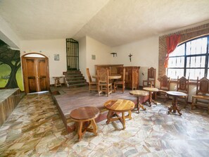 Lobby sitting area - Hotel Colonial (Taxco)
