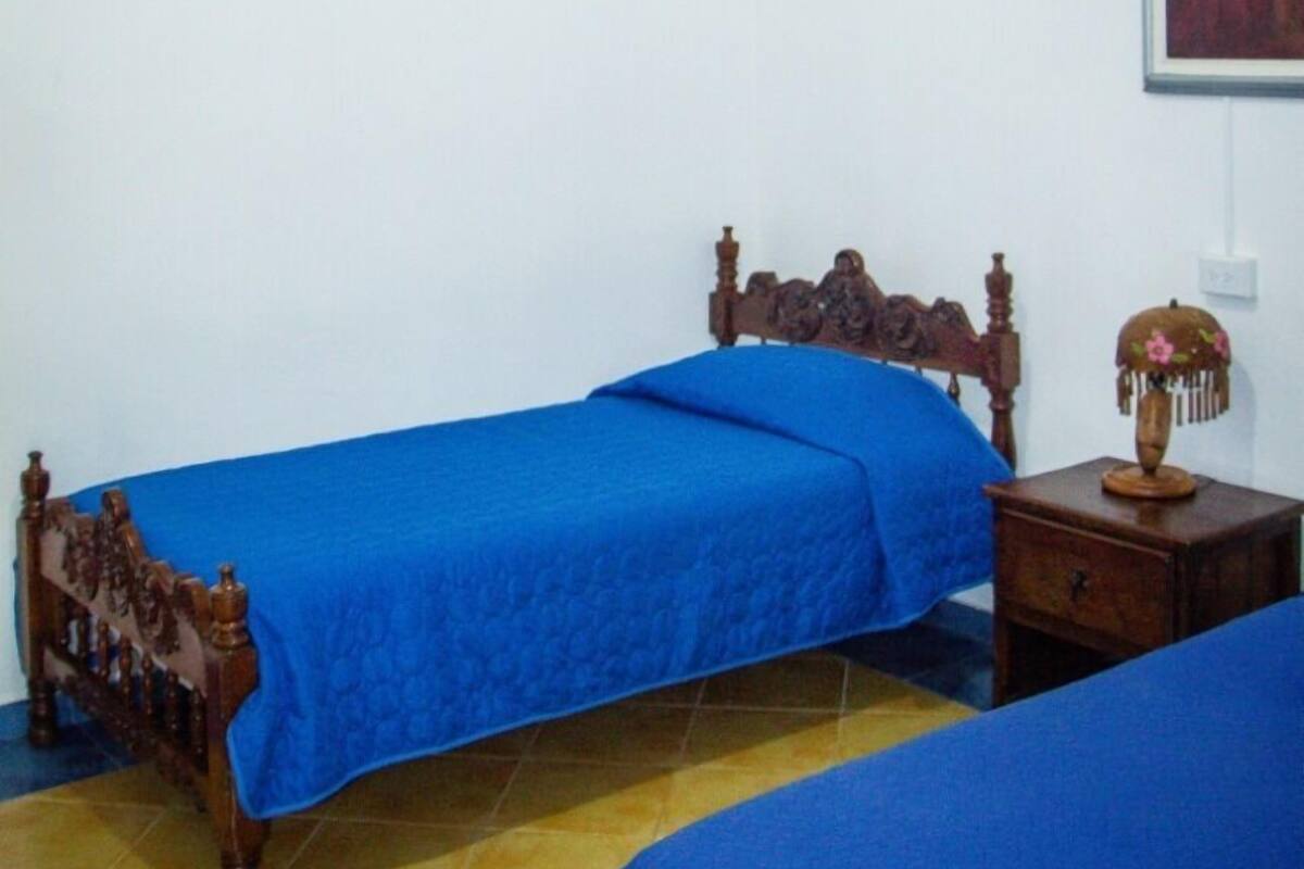 Kamar Triple | Didekorasi berbeda-beda dan dilengkapi dengan perabotan berbeda-beda