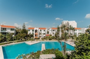 Front of property - Playalinda Apartments Cancun (Cancun)