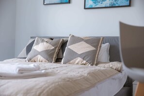 Hypo-allergenic bedding, individually decorated, individually furnished - Jaktorowska Bright Studio (Warsaw)