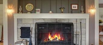 Rich Valley Estate 8 bdrm 12 bds 7 fireplaces 8 bath+Swim hole,Hunting & fishing