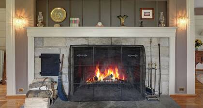 Rich Valley Estate 8 bdrm 12 bds 7 fireplaces 8 bath+Swim hole,Hunting & fishing