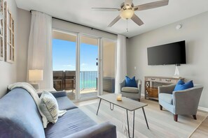 Smart TV, DVD player, books, stereo