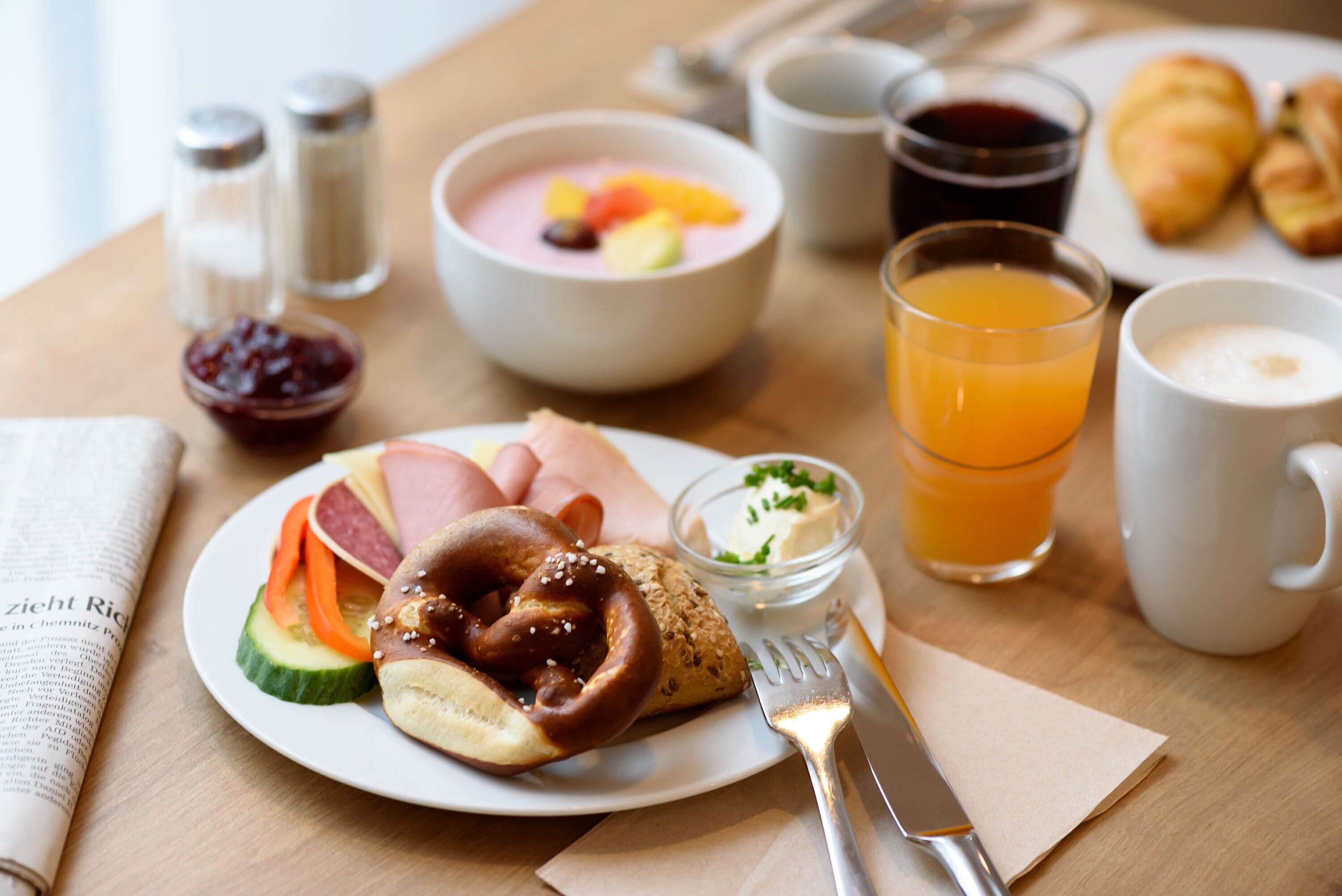 free daily self-service breakfast