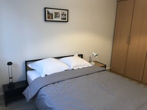 1 chambre, fer et planche à repasser, Wi-Fi, draps fournis