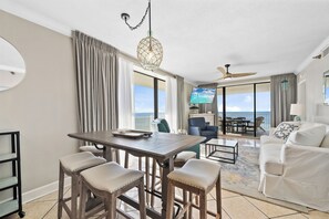Comfort Condo, 3 Bedrooms, Balcony, Canal View | Living room