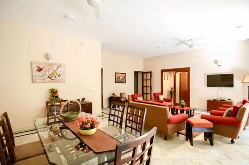 Luxurious 3BHK Independent Floor in South Delhi