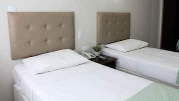 Habitación estándar con 2 camas individuales, 2 camas individuales | Wifi gratis y ropa de cama