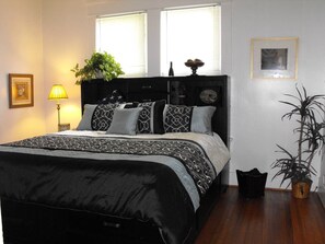 8 bedrooms, iron/ironing board, WiFi, bed sheets