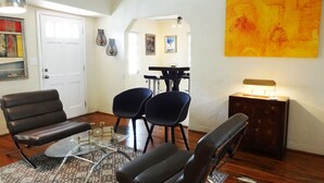 Living room - Tropical Deco House (Miami Shores)