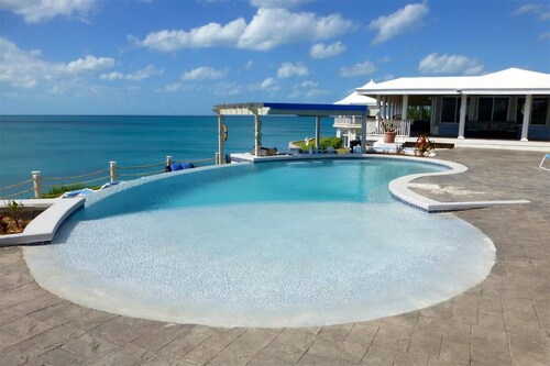 Cliff-Top Estate with Pool, Sunsets, Direct Caribbean Access, Walk to Rest./Bar!