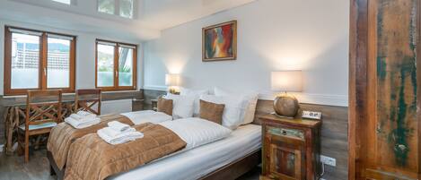 Family Room | In-room safe, blackout drapes, iron/ironing board, free WiFi