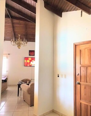 Basic Cottage | Living area
