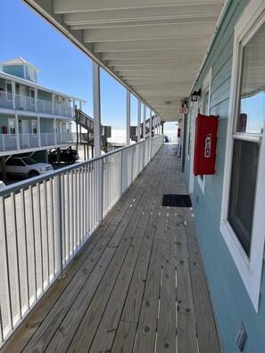 Property grounds - Sunrise 105 Beachside Condo. Snowbirds welcome. Heated Pool. Nice and clean
(Gulf Shores)